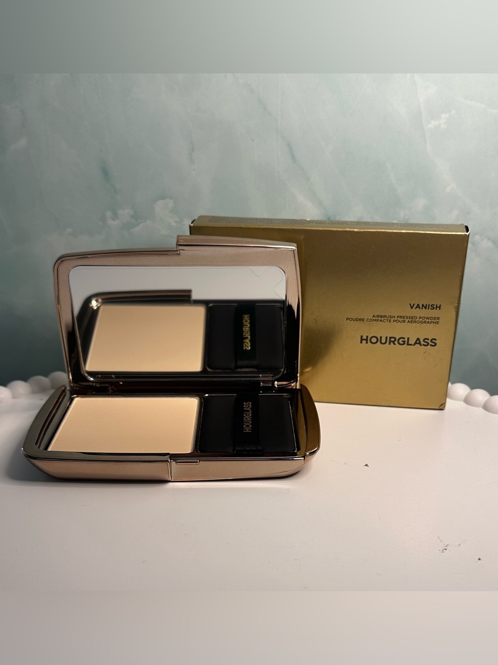 Hourglass Vanish Airbrush Pressed Powder-Translucent Medium .37oz MSRP $55